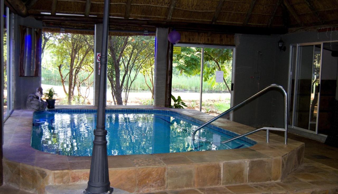 Suzie'S Loft - Nude - Suneden Family Naturist Resort พริทอเรีย ภายนอก รูปภาพ
